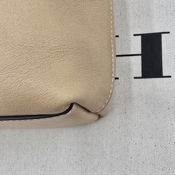 💥NWT💥 Coach Brooklyn 28 Hobo, Tan - Picture 5 of 15